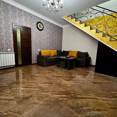 New , Comfortable 3 Bedroom House Erivan Dış mekan fotoğraf